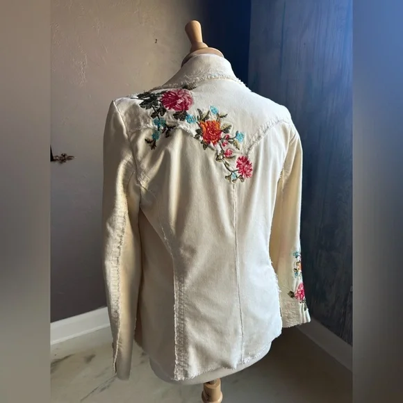 Johnny Was Embroidered Jacket – Size Small - Picture 3 of 10